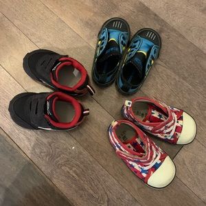 ⭐️3 pairs size 6 sneakers bundle⭐️
